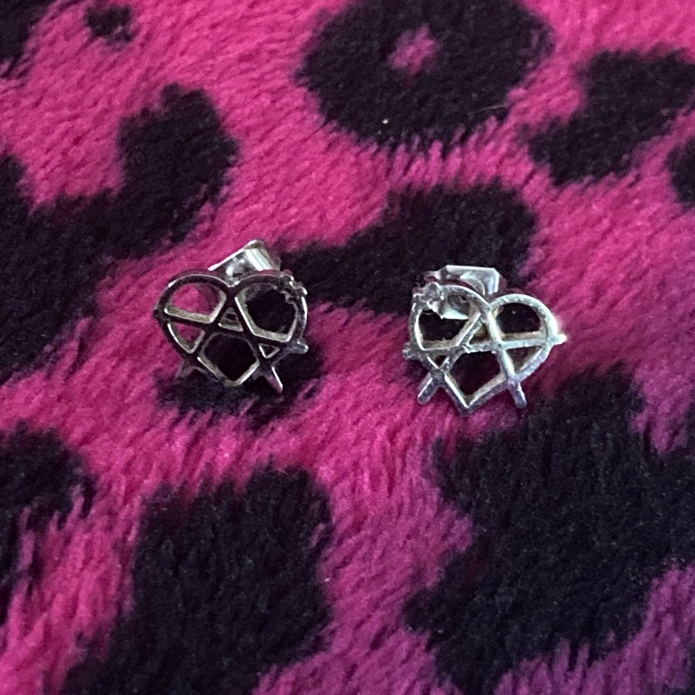 authentic igirl anarchy studs